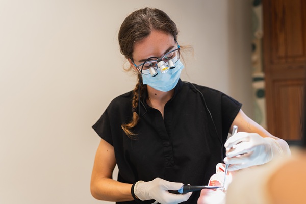 What To Know If A Dentist Needs To Complete A Dental Deep Cleaning